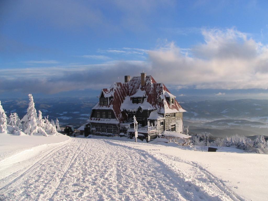 Hotel Radegast Dolní Bečva Buitenkant foto